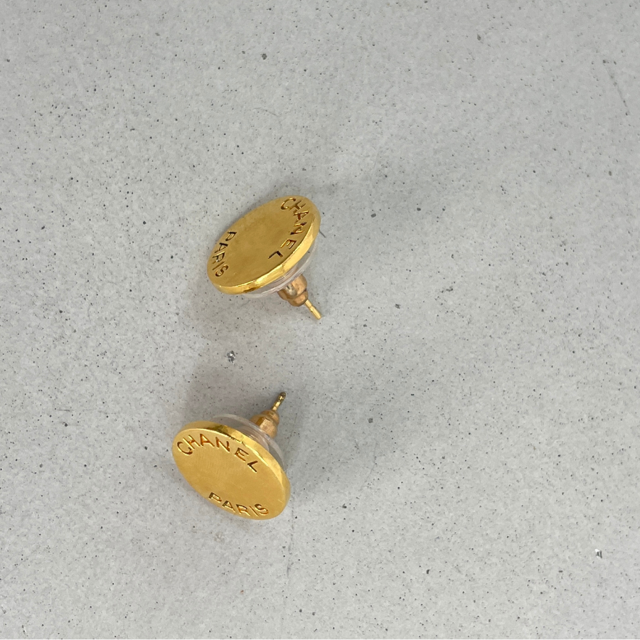 CHANEL　ピアス　ピン風ピアス