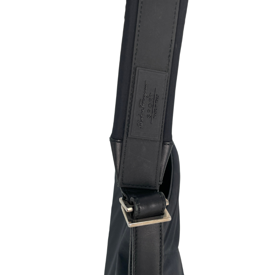 Ferragamo スポーツ　ナイロン　ワンショルダー