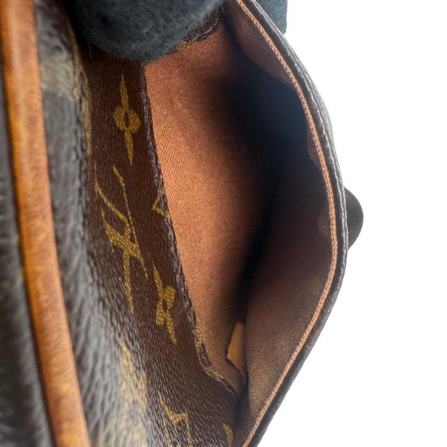 LOUIS VUITTON　ボディバッグ　モノグラム