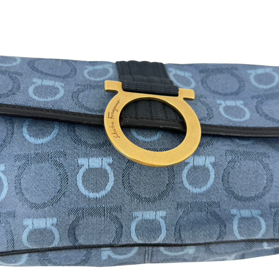 Ferragamo　デニム　ガンチーニ