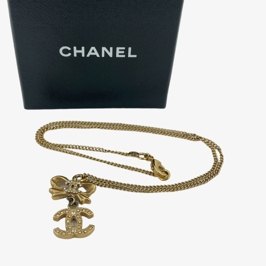 CHANEL ribbon necklace  Ribbon necklace, Chanel jewelry necklace