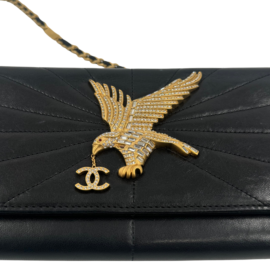 CHANEL　イーグル　チェーンクラッチバッグ