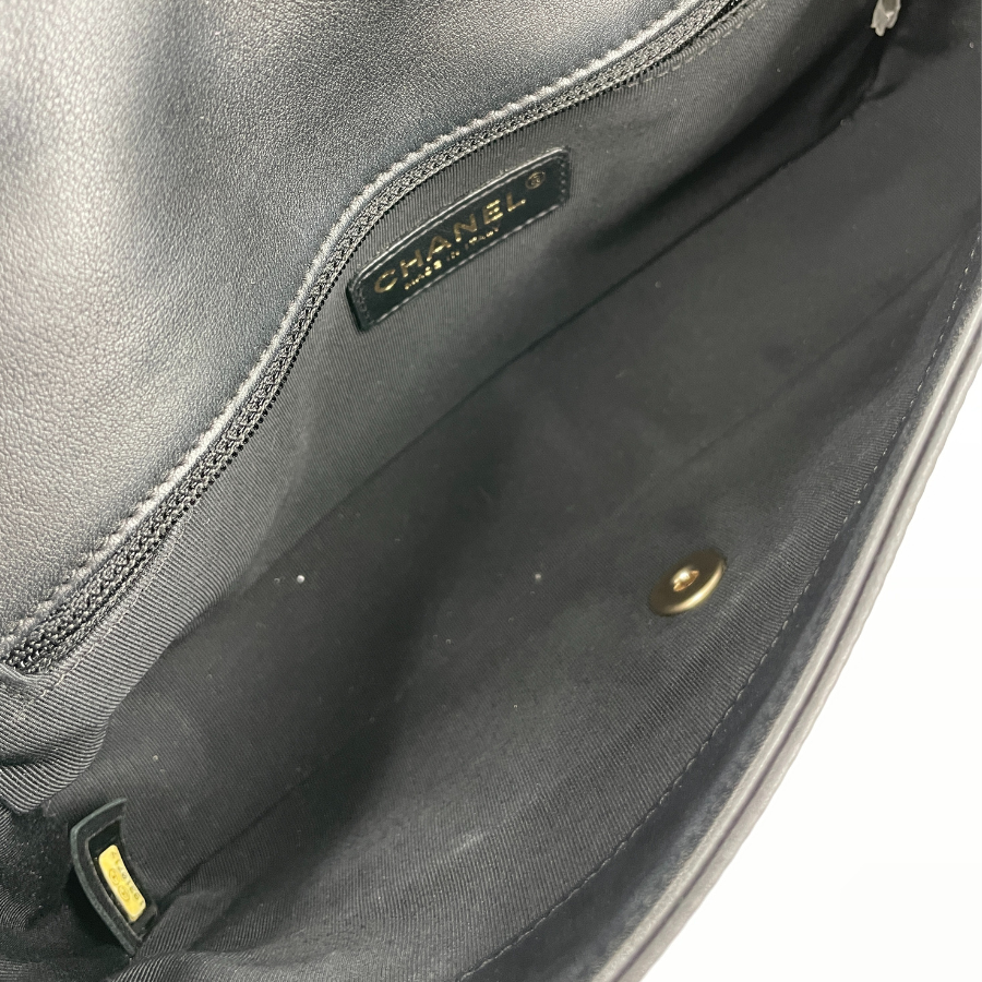 CHANEL White & Black Lambskin Matelasse Chain Shoulder Bag