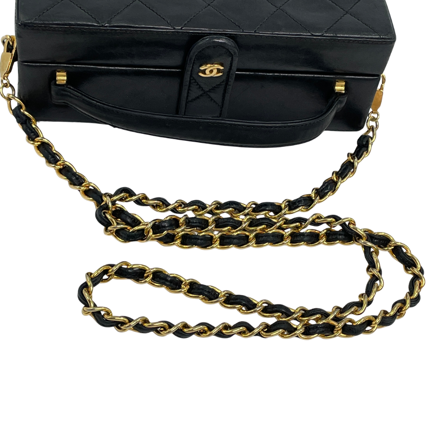 CHANEL　マトラッセ　ハンドバッグ　ラムスキン