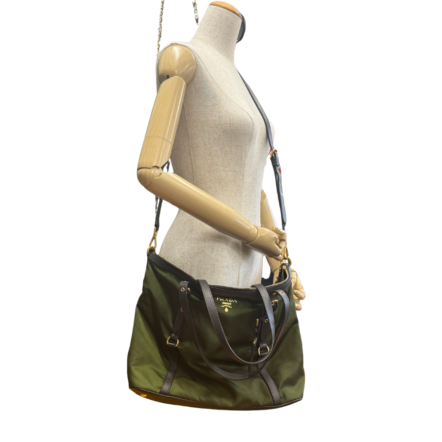 PRADA 2WAYバッグ  ナイロン  グリーン