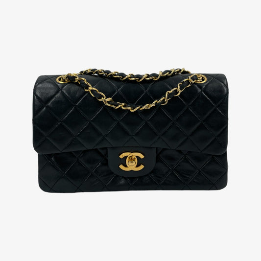 CHANEL Vintage Black Lambskin 23cm Classic Flap Bag