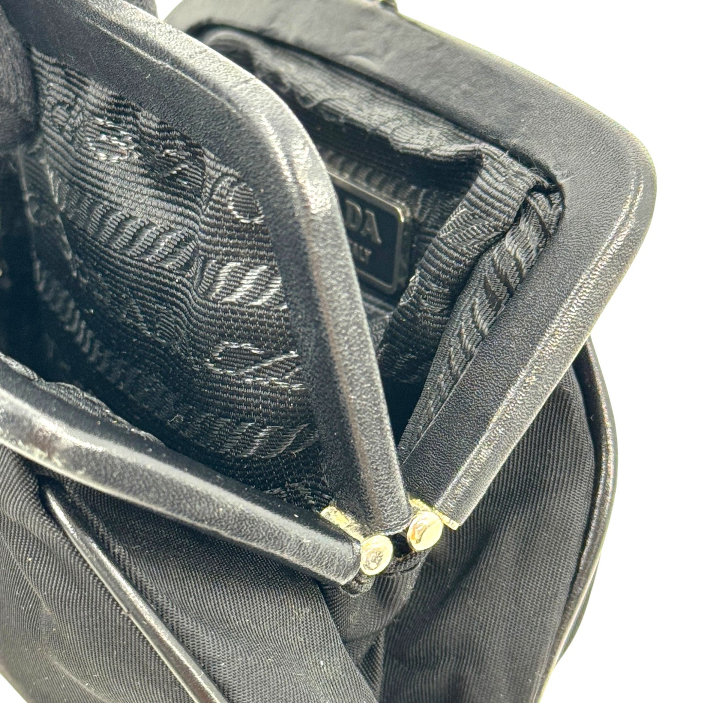 PRADA テスート 小銭入れ