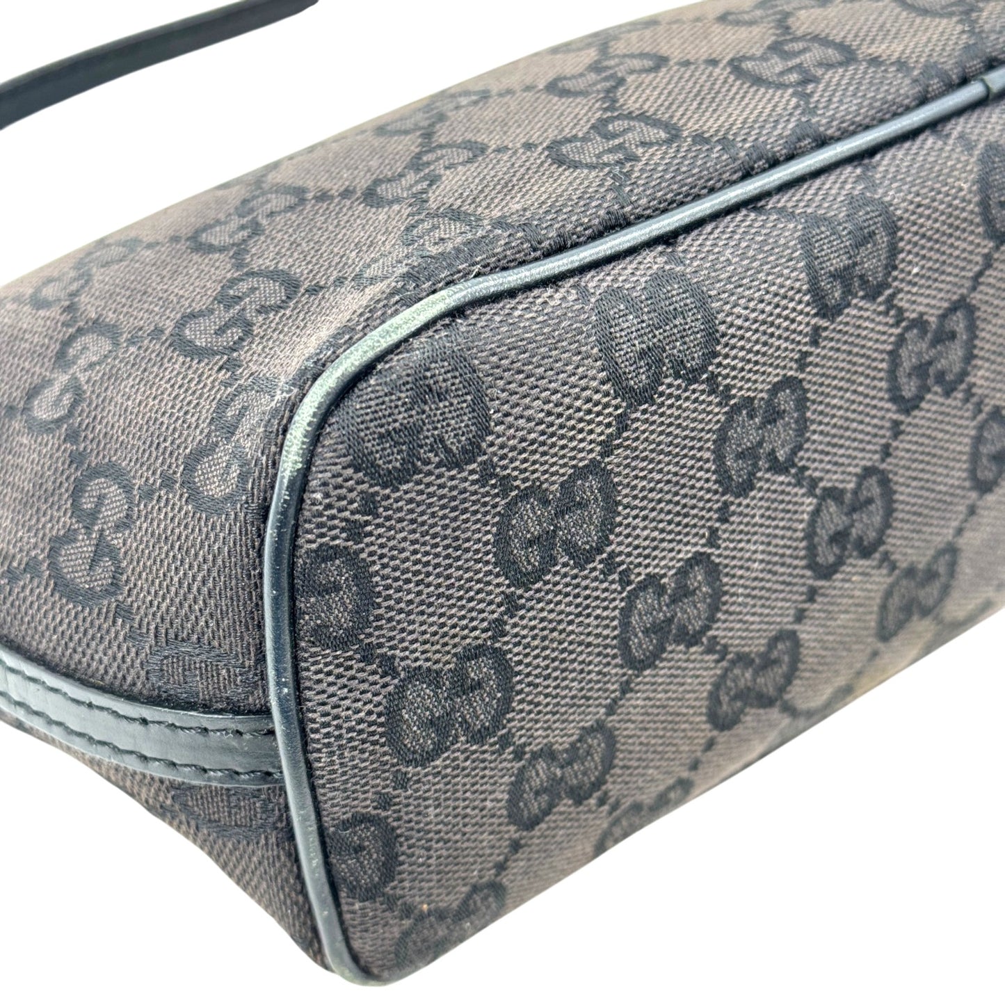 GUCCI  ブラック GGキャンバス ハンドバッグ