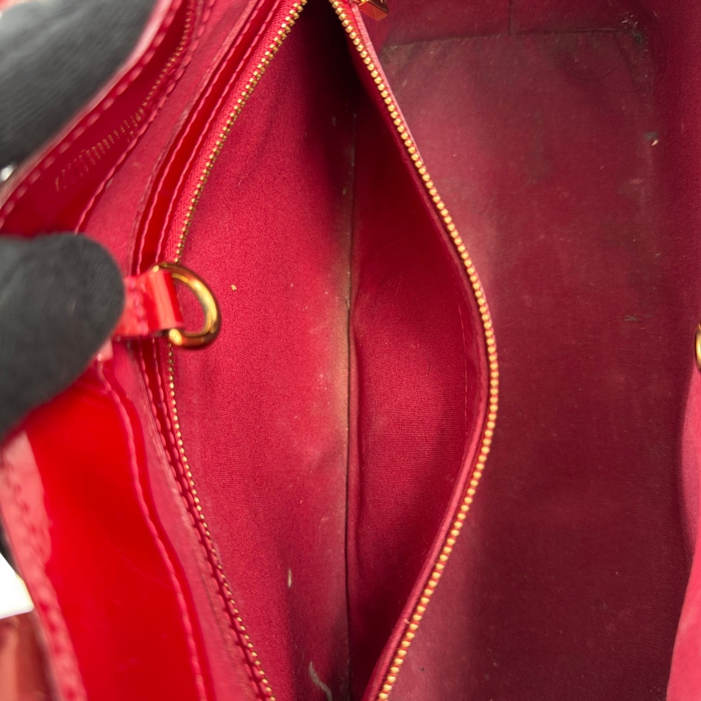 LOUIS VUITTON モノグラム ヴェルニ レッド ウィルシャーPM M93642 ハンドバッグ