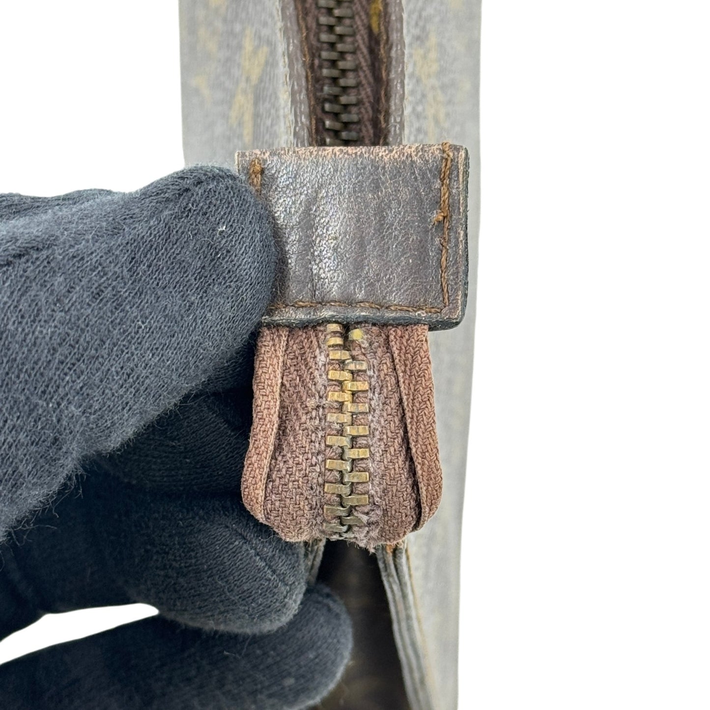 LOUIS VUITTON モノグラム ポッシュ トワレット25 M47542 クラッチバッグ