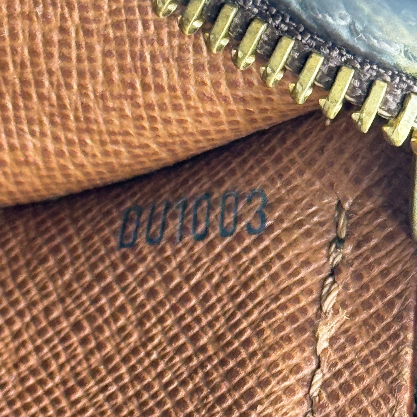 LOUIS VUITTON モノグラム パピヨン 26 M51366 ハンドバッグ