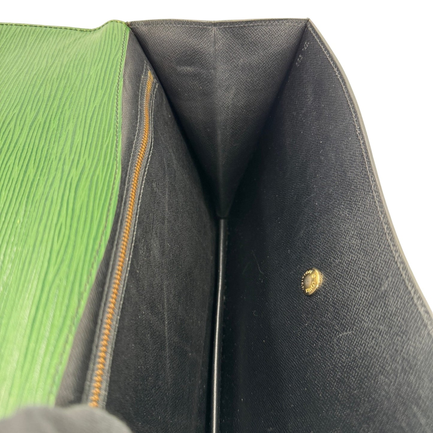 LOUIS VUITTON エピ グリーン モンテーニュ 27 M52664 クラッチバッグ