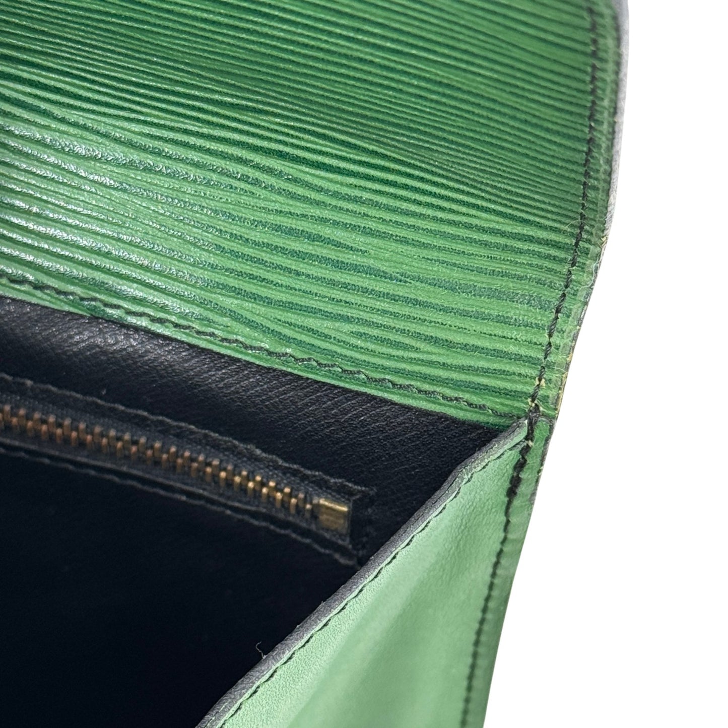 LOUIS VUITTON エピ グリーン モンテーニュ 27 M52664 クラッチバッグ