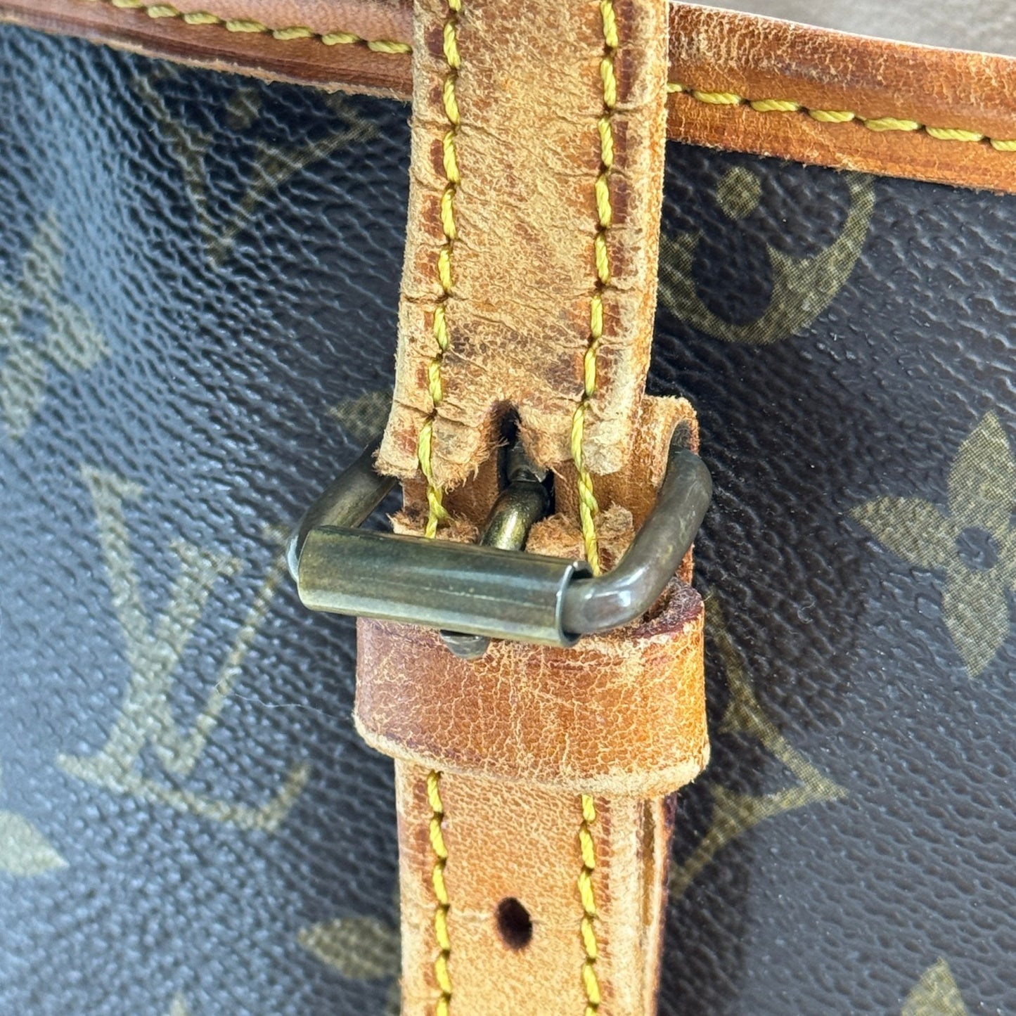 LOUIS VUITTON モノグラム バケット GM M42236 ショルダーバッグ