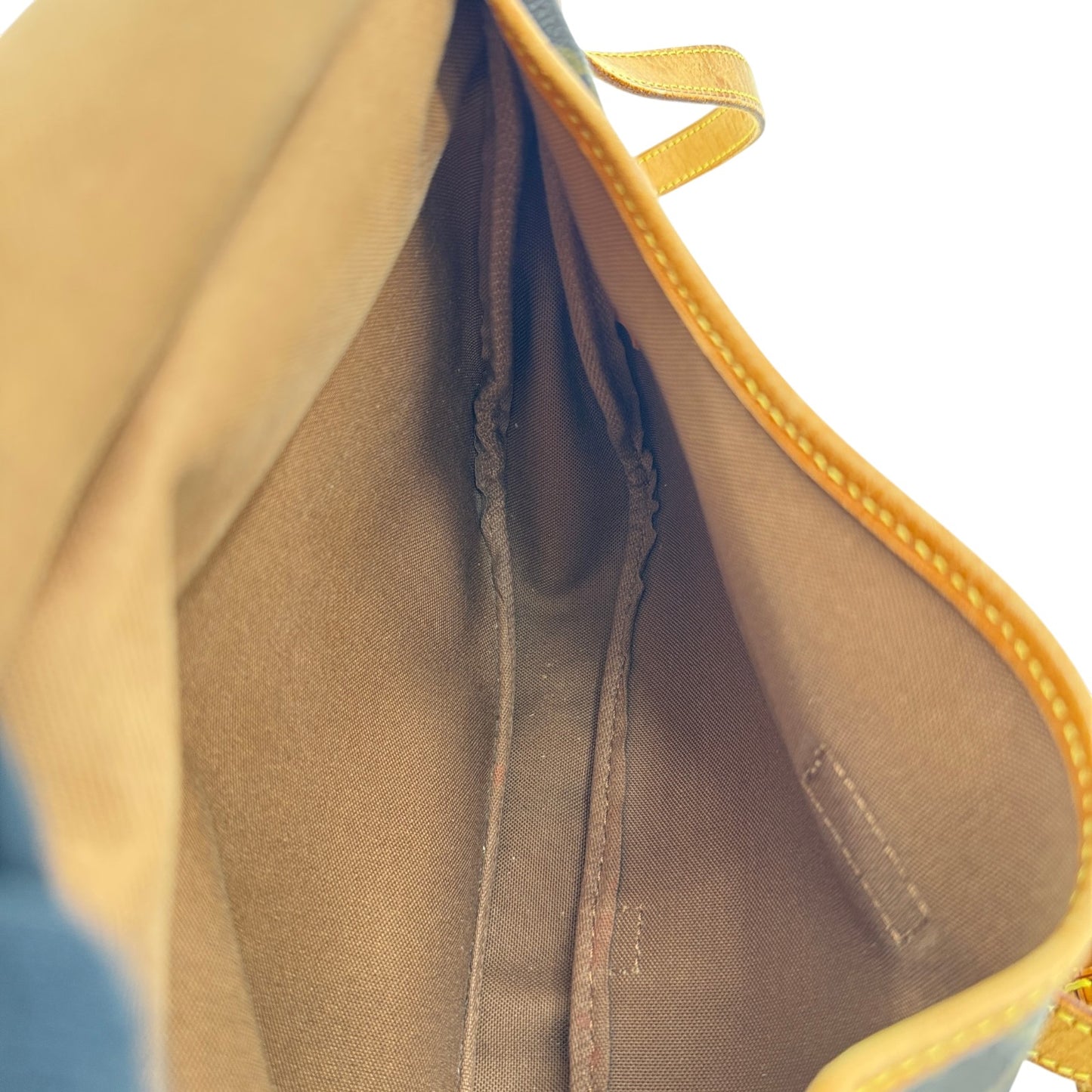 LOUIS VUITTON モノグラム・ソミュール30 M42256 ショルダーバッグ