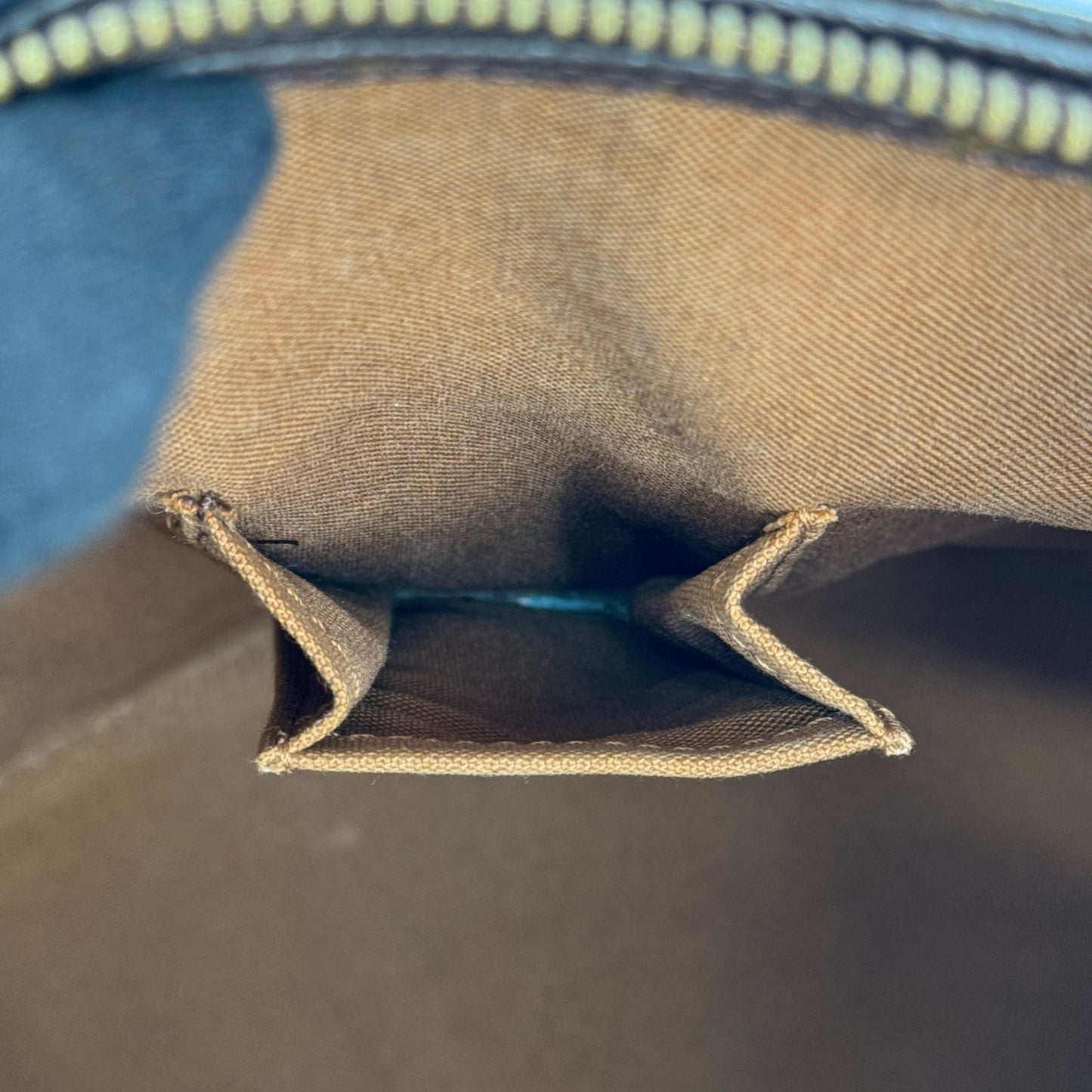 LOUIS VUITTON モノグラム カバ・メゾ M51151 ショルダーバッグ