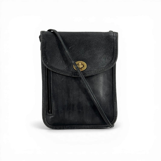 COACH オールドコーチ ブラックショルダーバッグ