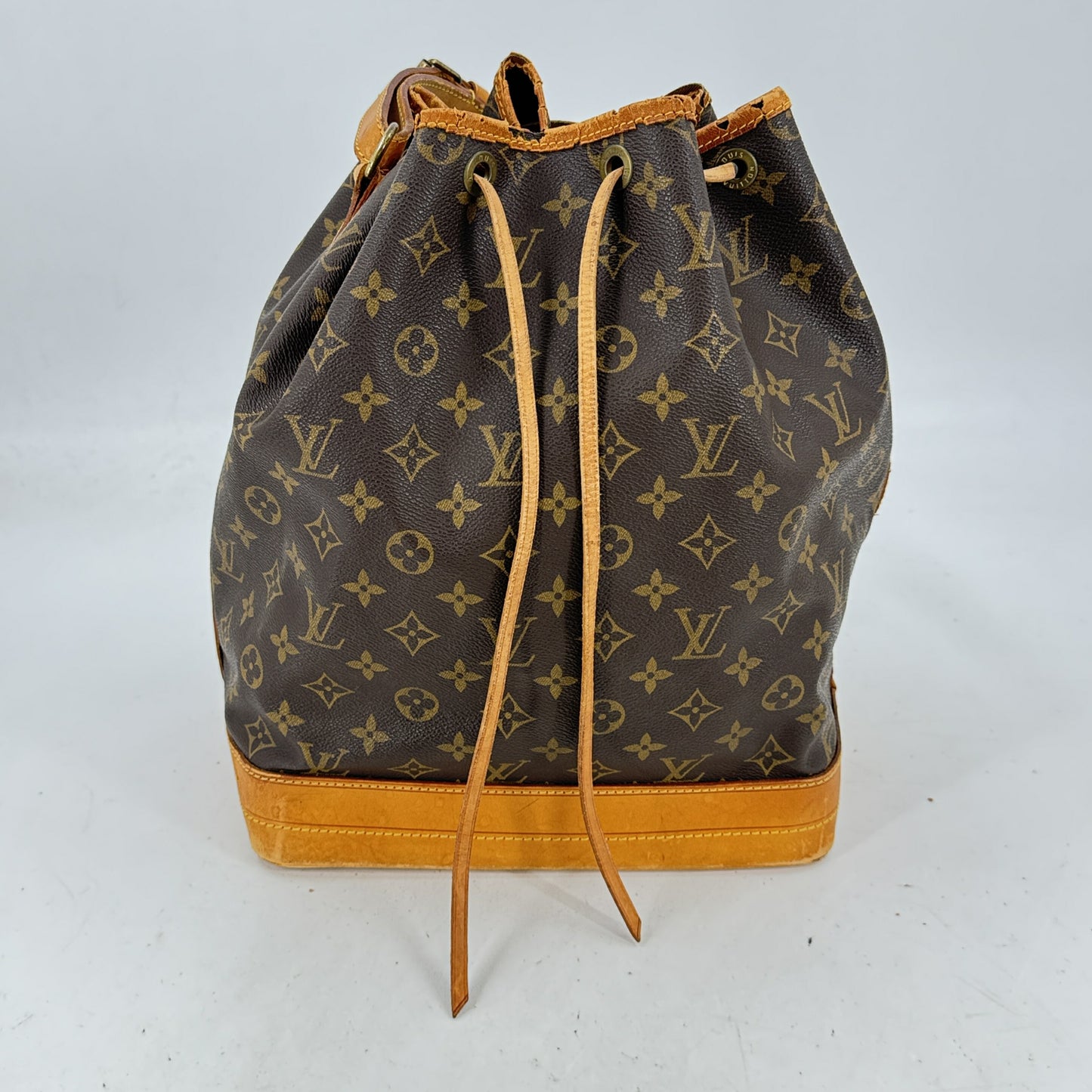 LOUIS VUITTON モノグラム・ノエ M42224 巾着 ショルダーバッグ