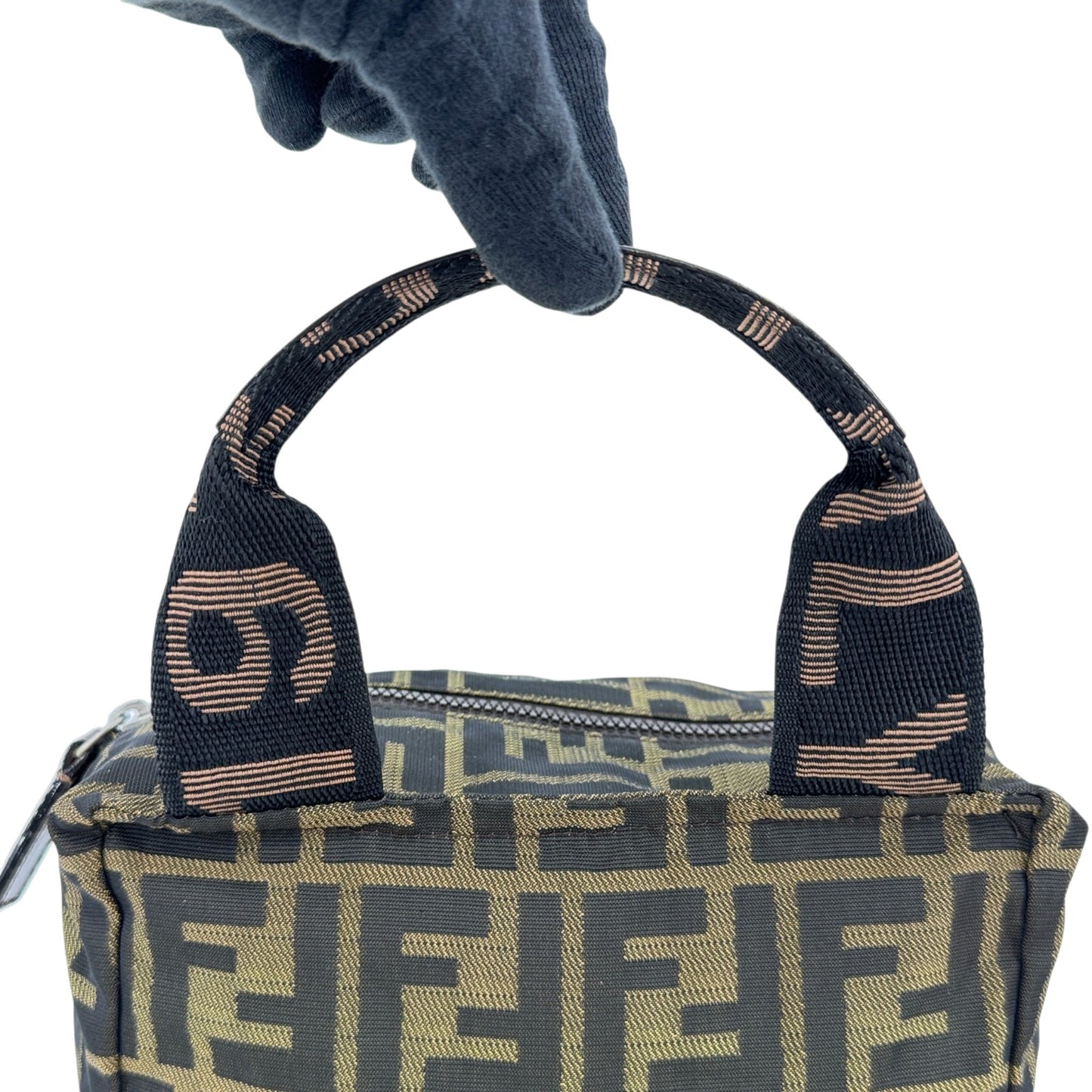 FENDI ズッカ ナイロン ハンドバッグハンドバッグ