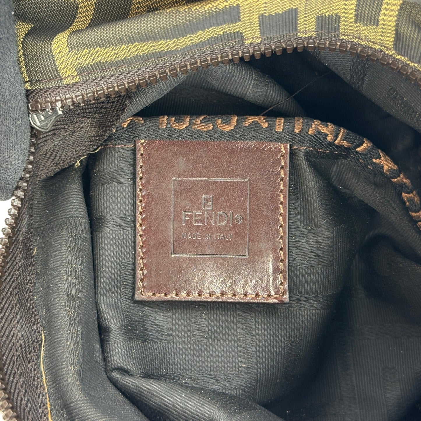 FENDI ズッカ ナイロン ハンドバッグハンドバッグ