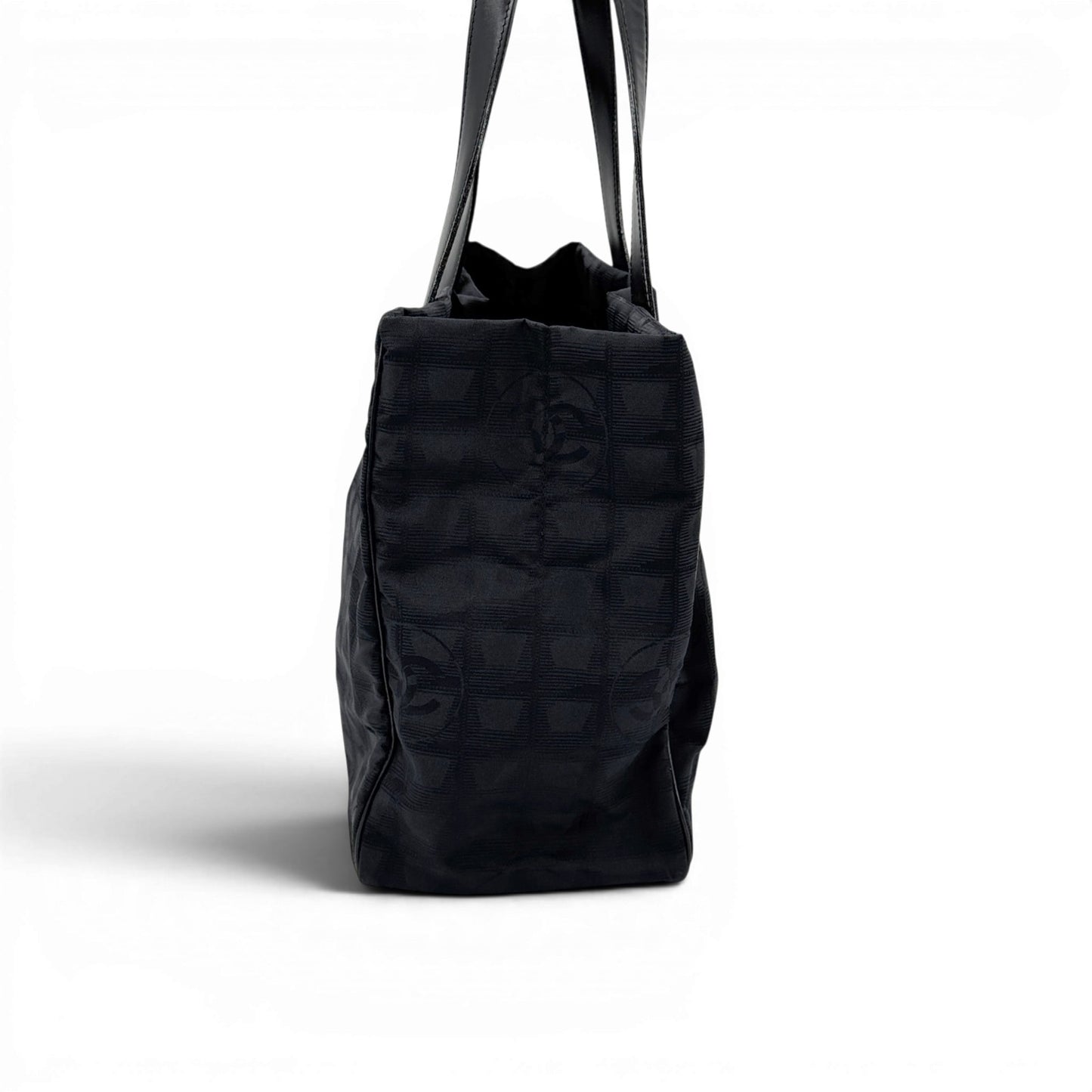 CHANEL ニュー トラベル ライン ナイロン ジャカード トート