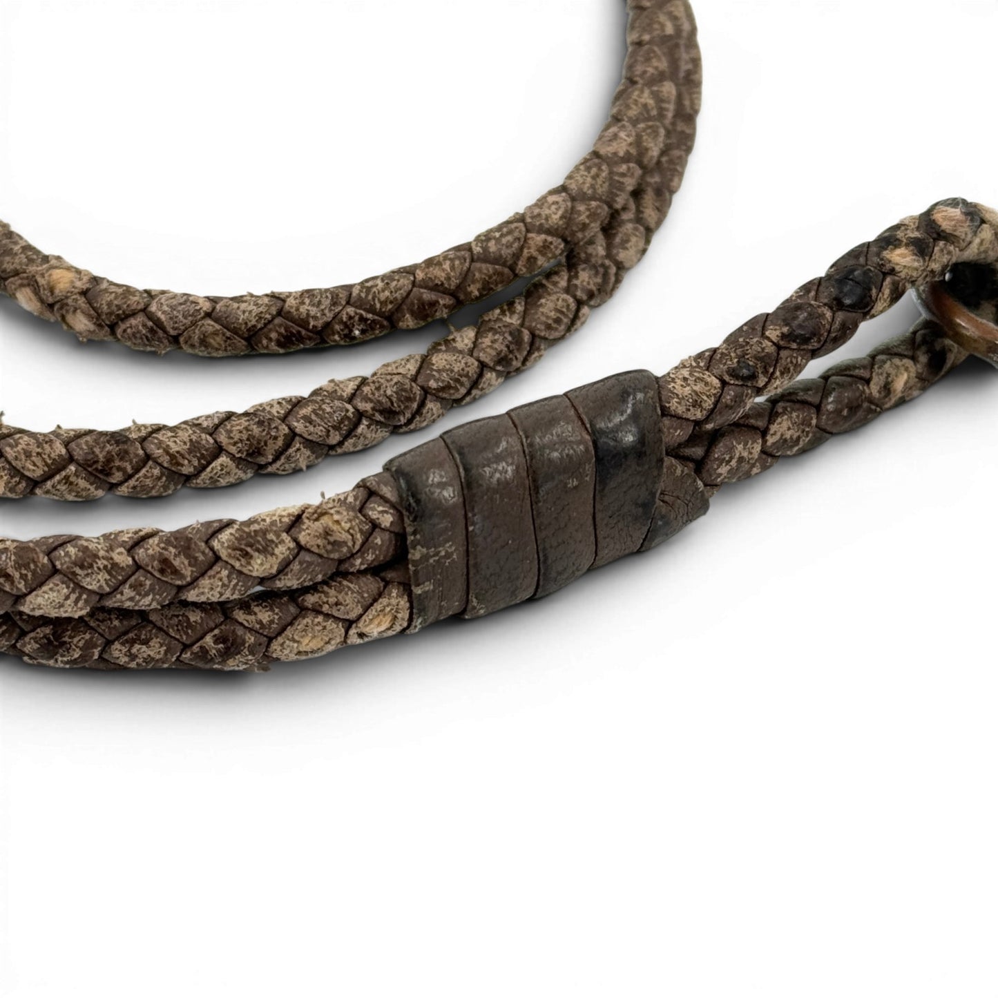 BOTTEGA VENETA イントレチャート レザー ネックストラップ