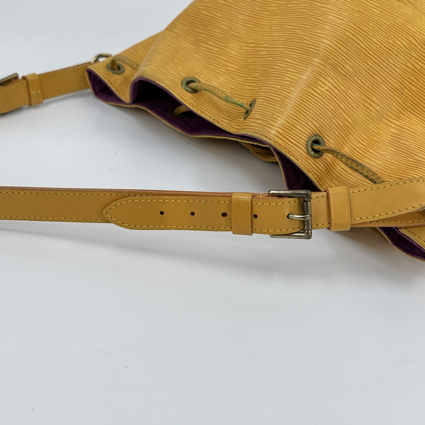 LOUIS VUITTON エピ プチノエ イエロー レザー 巾着 ショルダーバッグ M44109