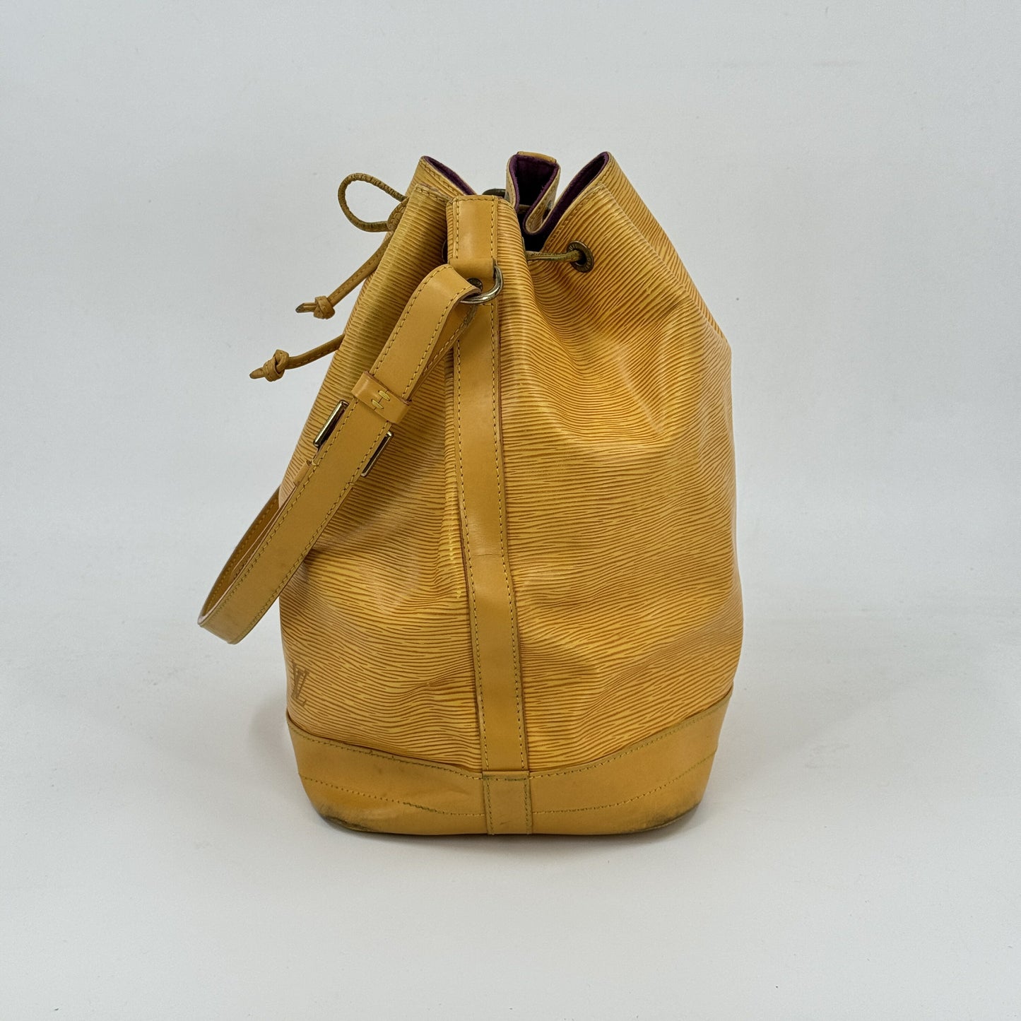 LOUIS VUITTON エピ プチノエ イエロー レザー 巾着 ショルダーバッグ M44109