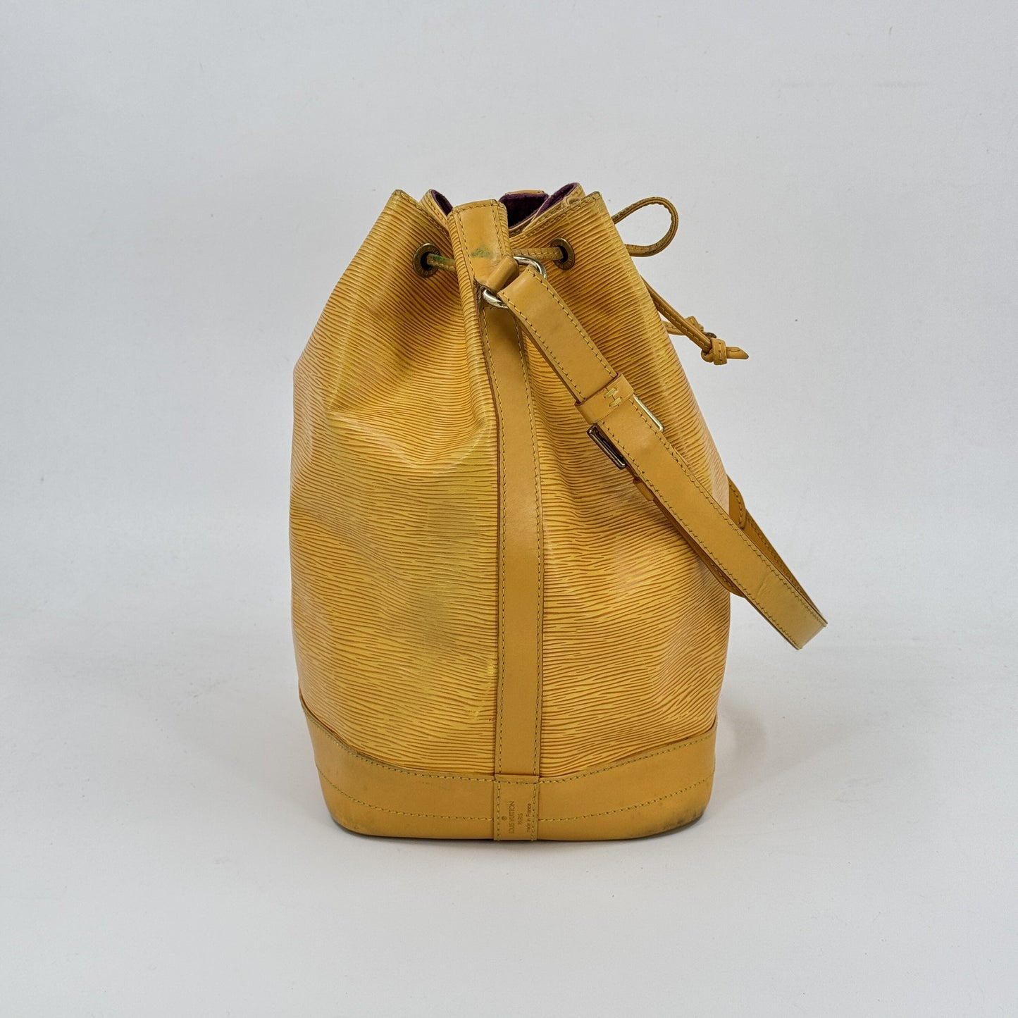 LOUIS VUITTON エピ プチノエ イエロー レザー 巾着 ショルダーバッグ M44109