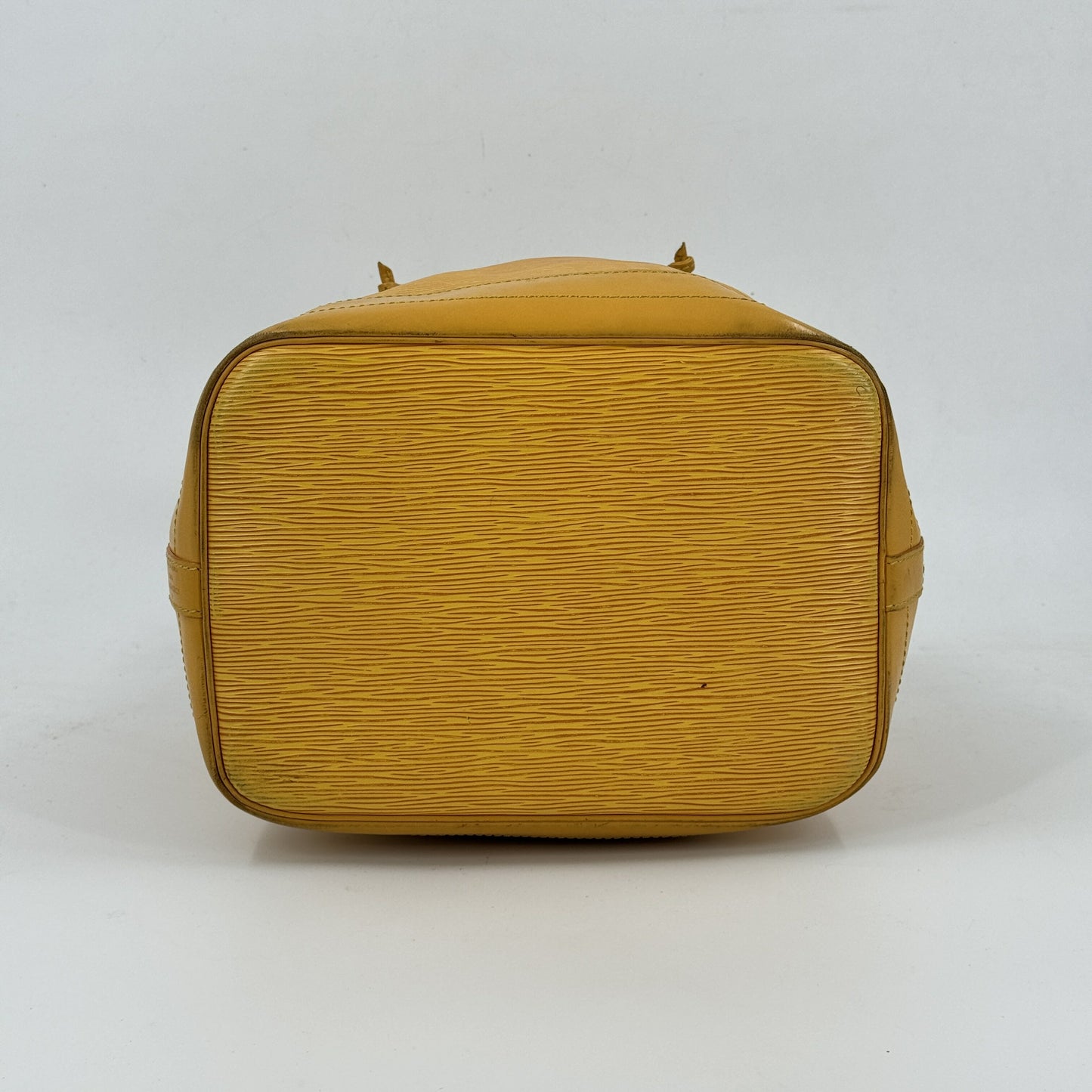 LOUIS VUITTON エピ プチノエ イエロー レザー 巾着 ショルダーバッグ M44109