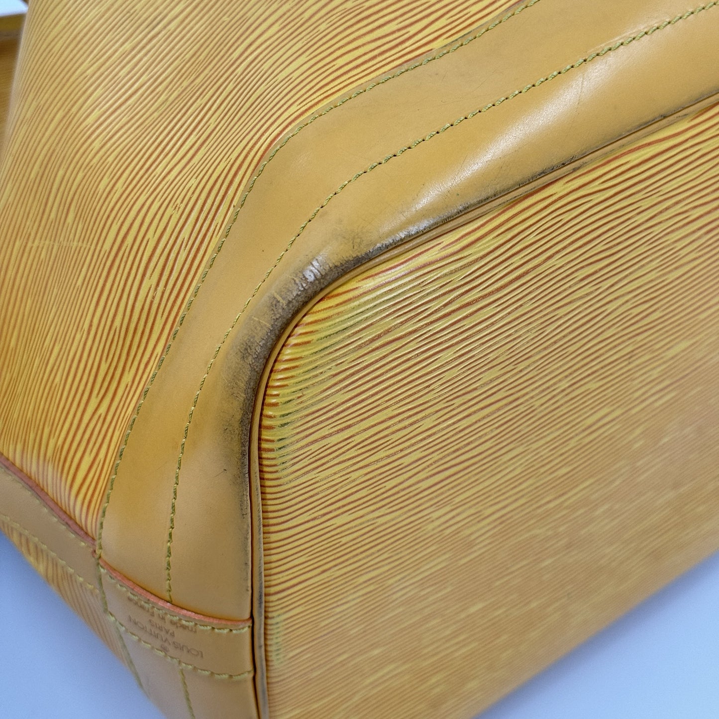 LOUIS VUITTON エピ プチノエ イエロー レザー 巾着 ショルダーバッグ M44109