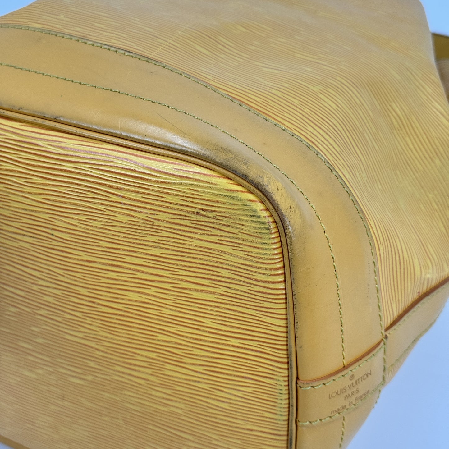 LOUIS VUITTON エピ プチノエ イエロー レザー 巾着 ショルダーバッグ M44109