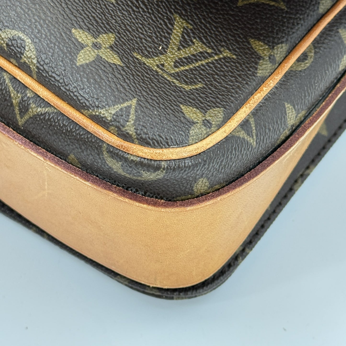 LOUIS VUITTON モノグラム カルトシエール MM ショルダーバッグ M51253