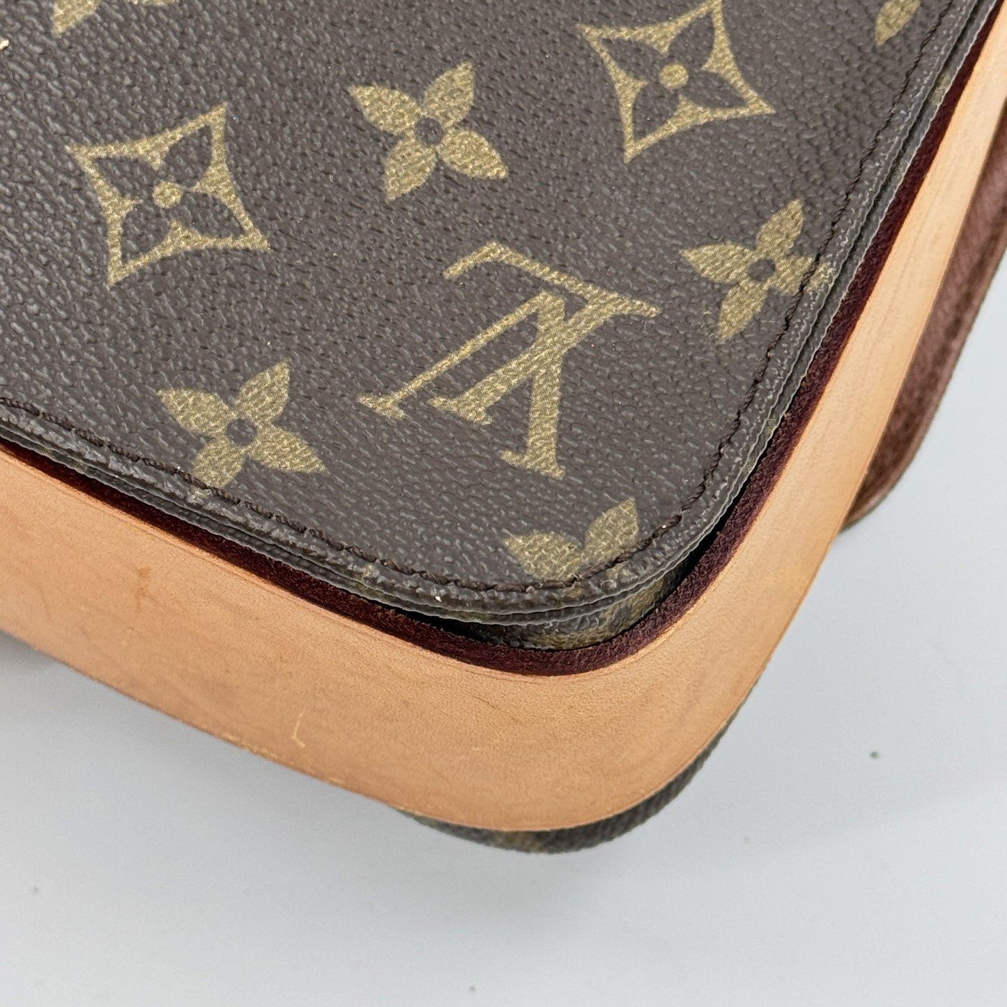 LOUIS VUITTON モノグラム カルトシエール MM ショルダーバッグ M51253
