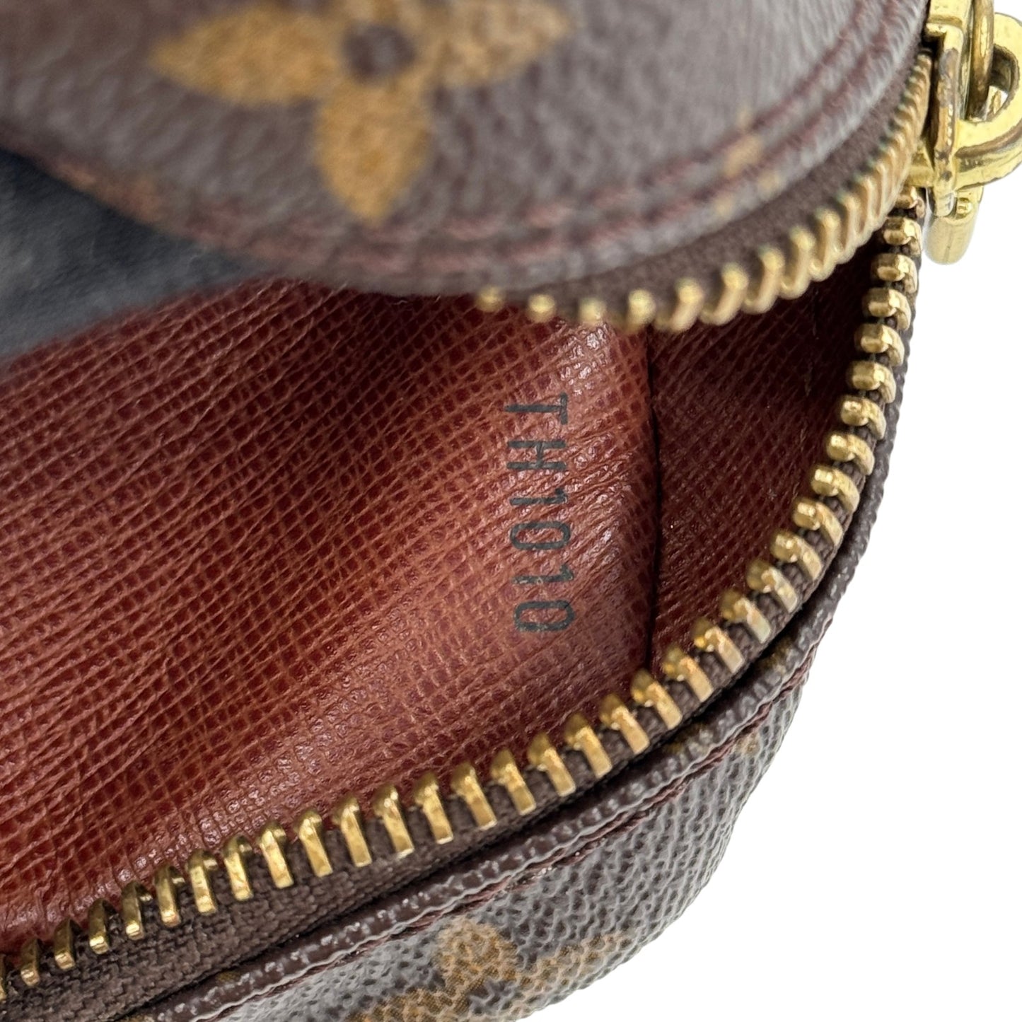LOUIS VUITTON アマゾン モノグラム ショルダーバッグ M45236