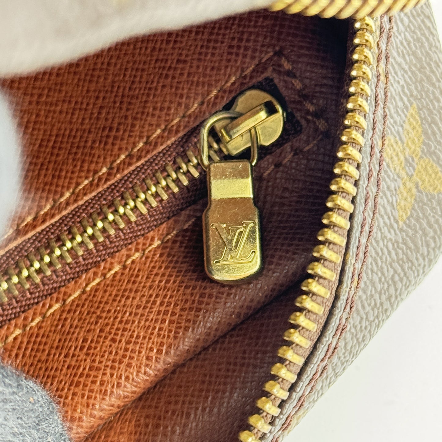 LOUIS VUITTON モノグラム トロカデロ 30 ショルダーバッグ M51272