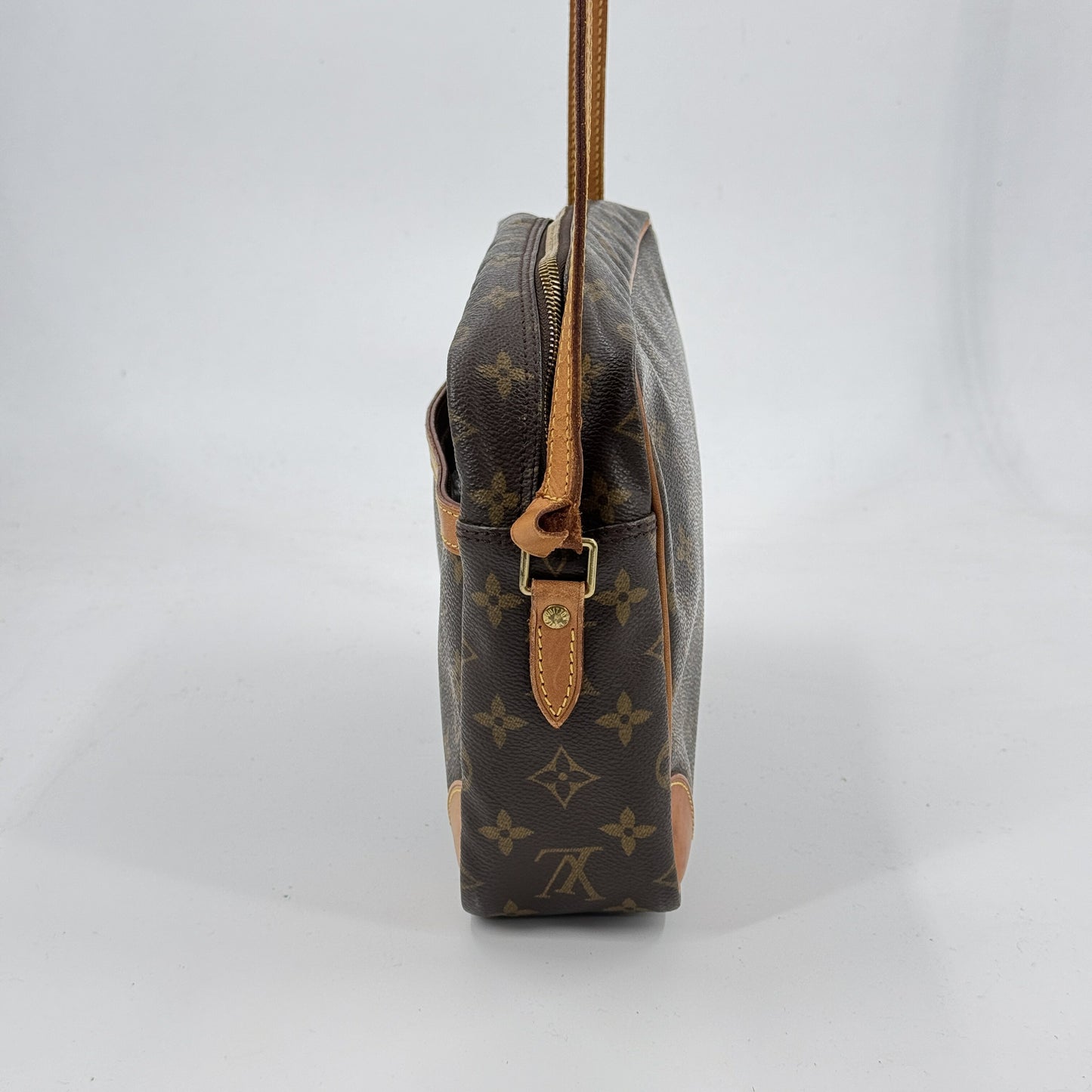 LOUIS VUITTON モノグラム トロカデロ 30 ショルダーバッグ M51272