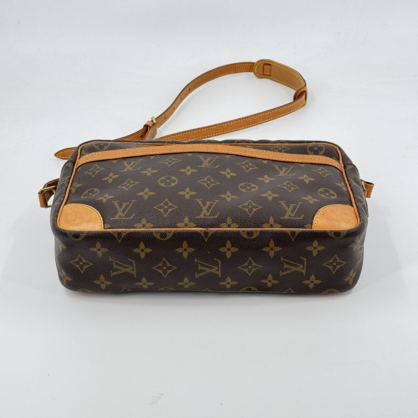 LOUIS VUITTON モノグラム トロカデロ 30 ショルダーバッグ M51272