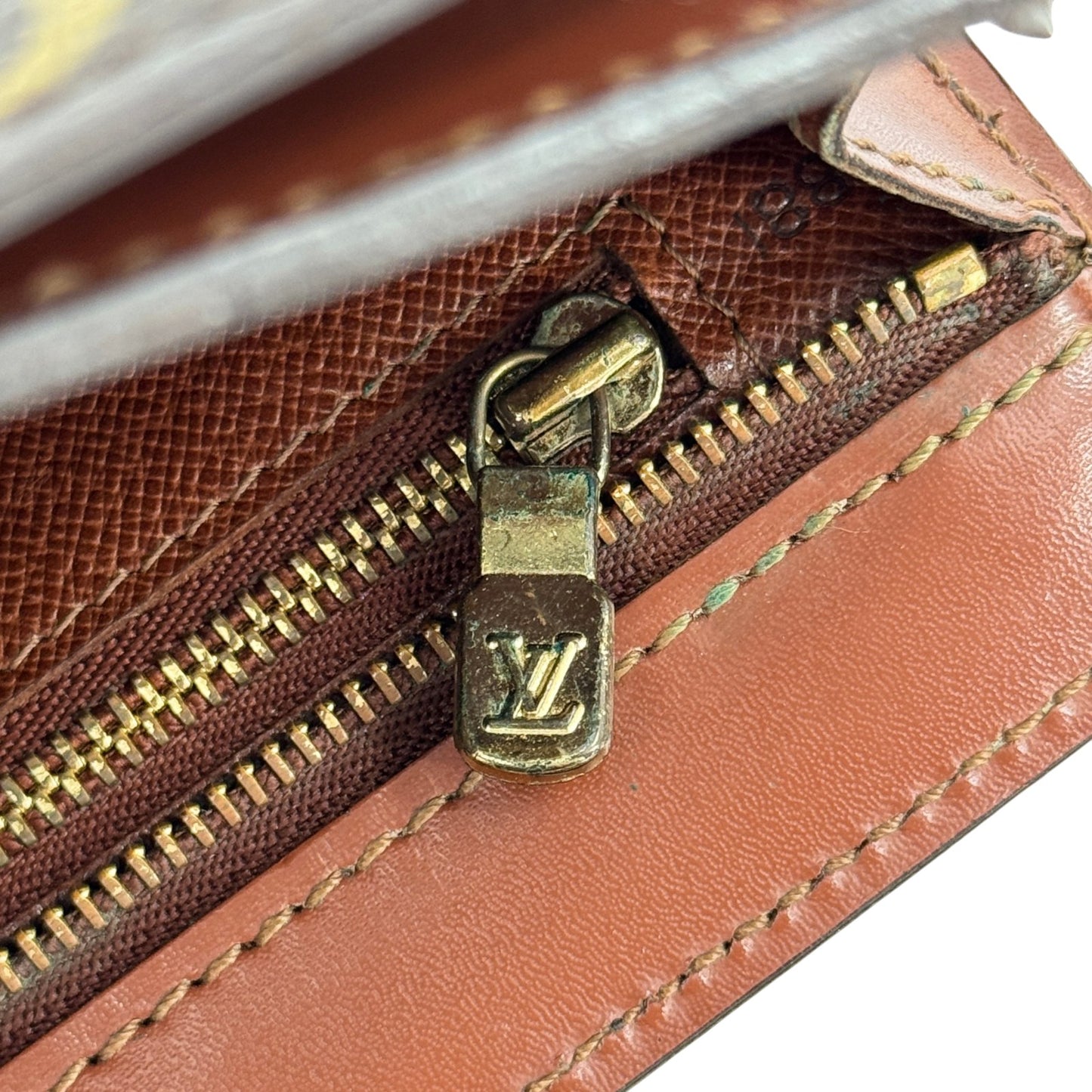 LOUIS VUITTON アンギャン モノグラム ブラウン ショルダーバッグ M51205