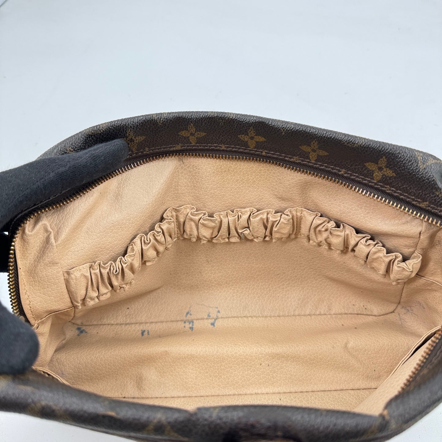 LOUIS VUITTON トゥルーストワレット28 モノグラムキャンバス 旧型 クラッチバッグ M47522
