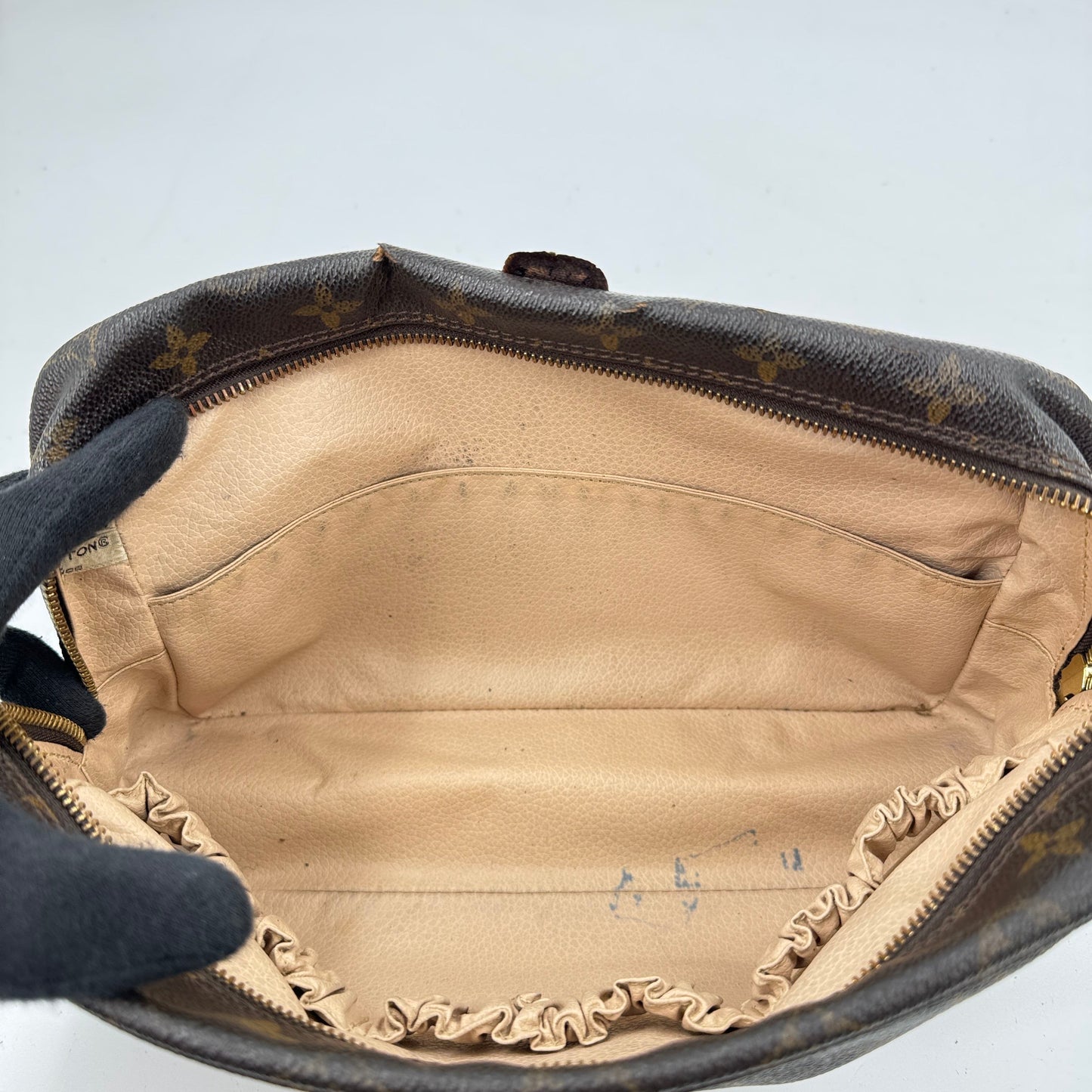 LOUIS VUITTON トゥルーストワレット28 モノグラムキャンバス 旧型 クラッチバッグ M47522