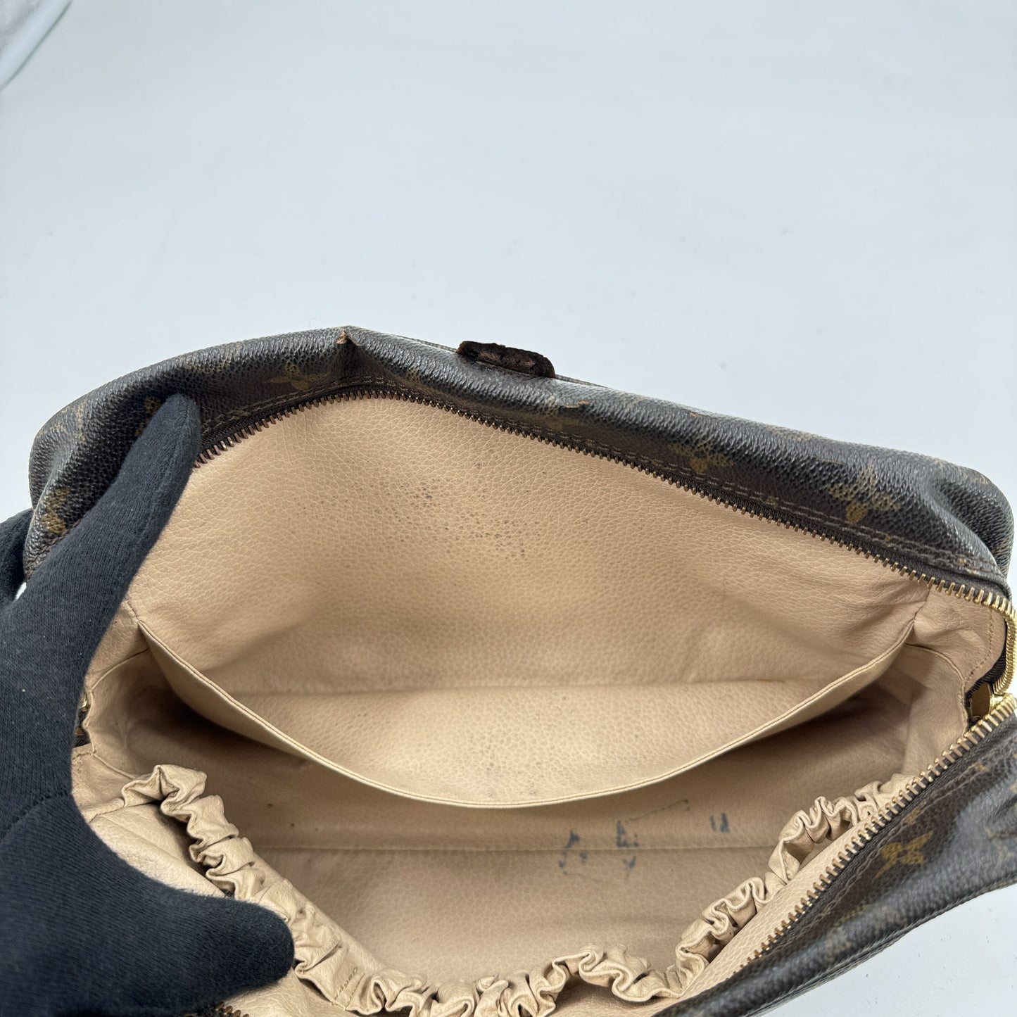LOUIS VUITTON トゥルーストワレット28 モノグラムキャンバス 旧型 クラッチバッグ M47522