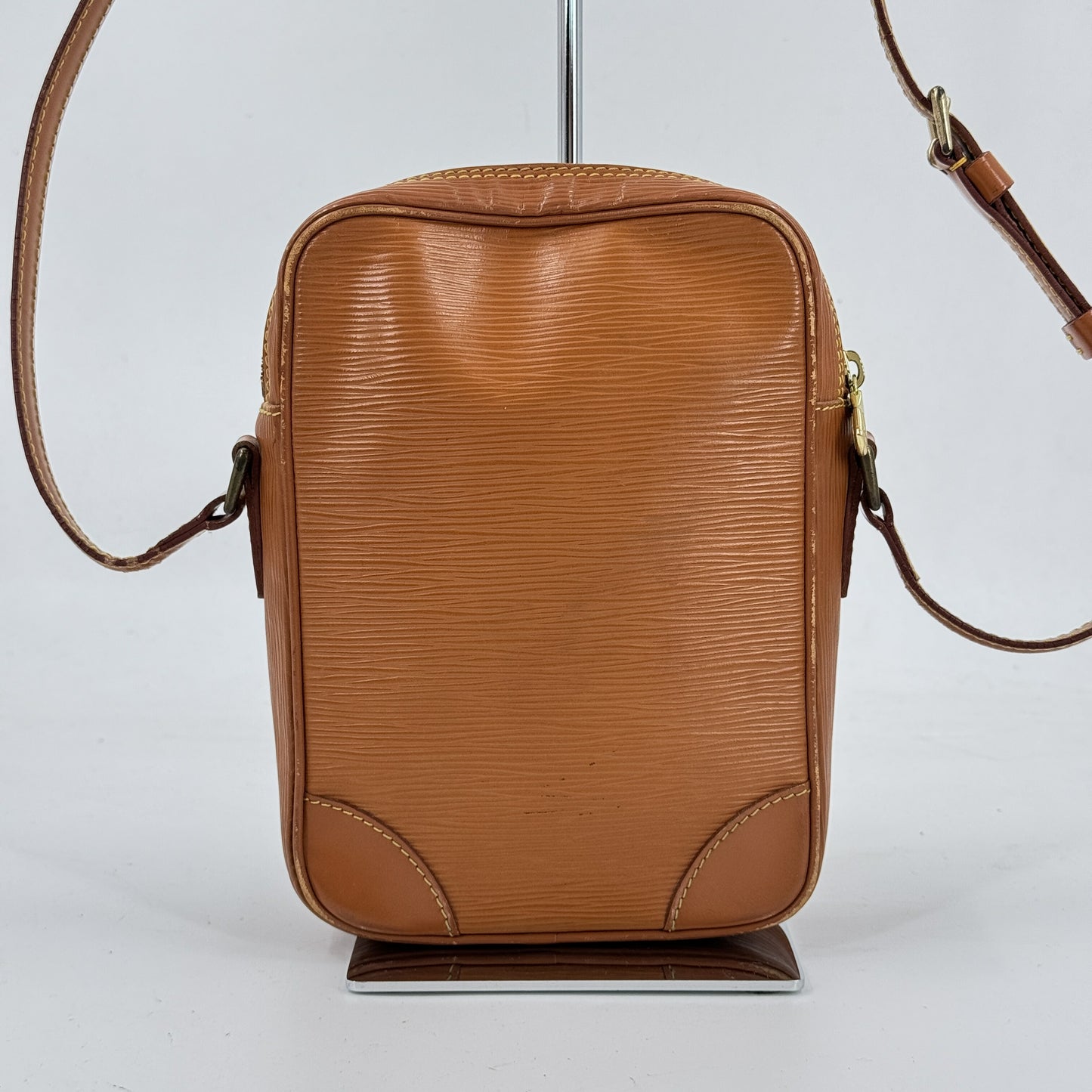 LOUIS VUITTON ダニューブPM エピレザー ジパン ゴールド ショルダーバッグ M52528