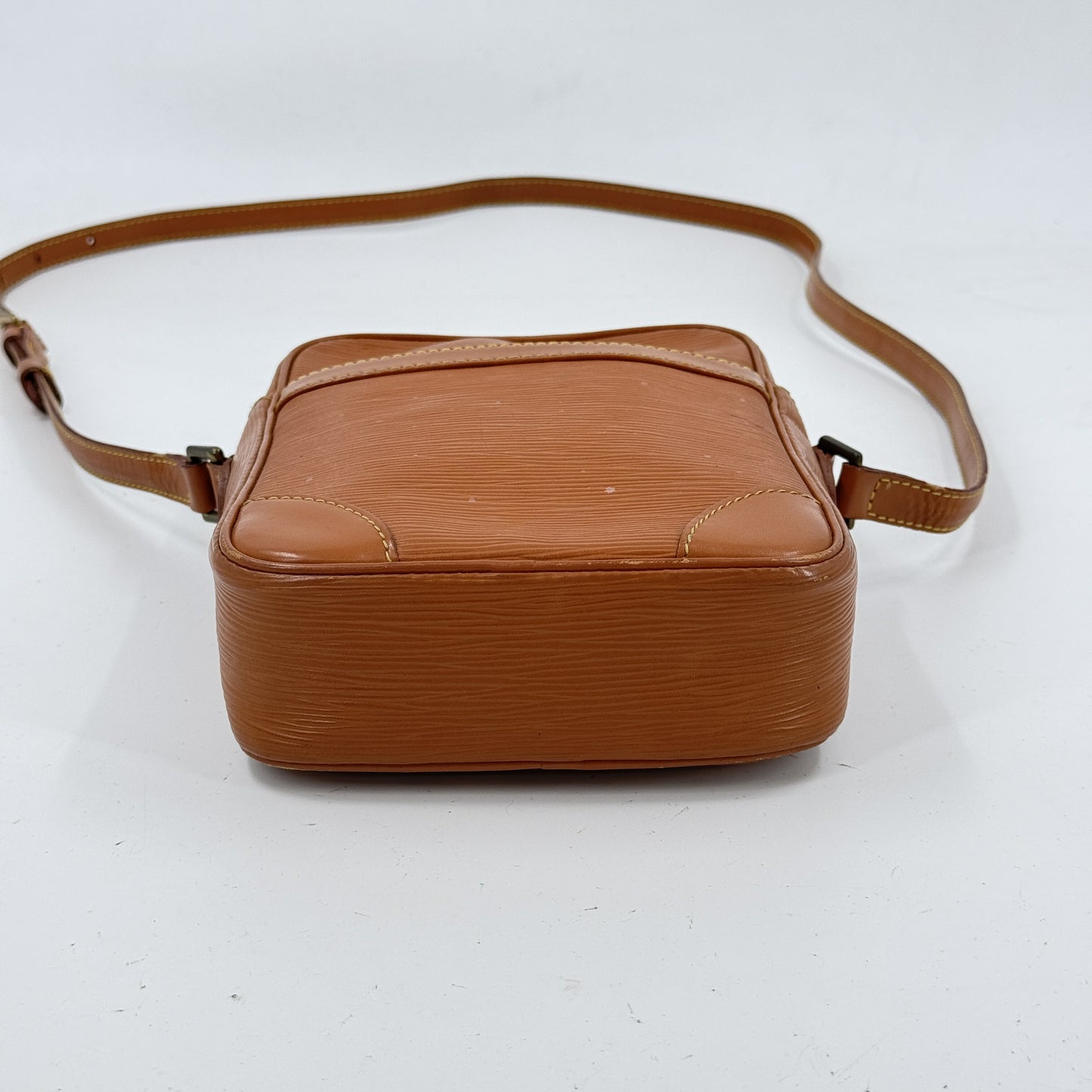LOUIS VUITTON ダニューブPM エピレザー ジパン ゴールド ショルダーバッグ M52528