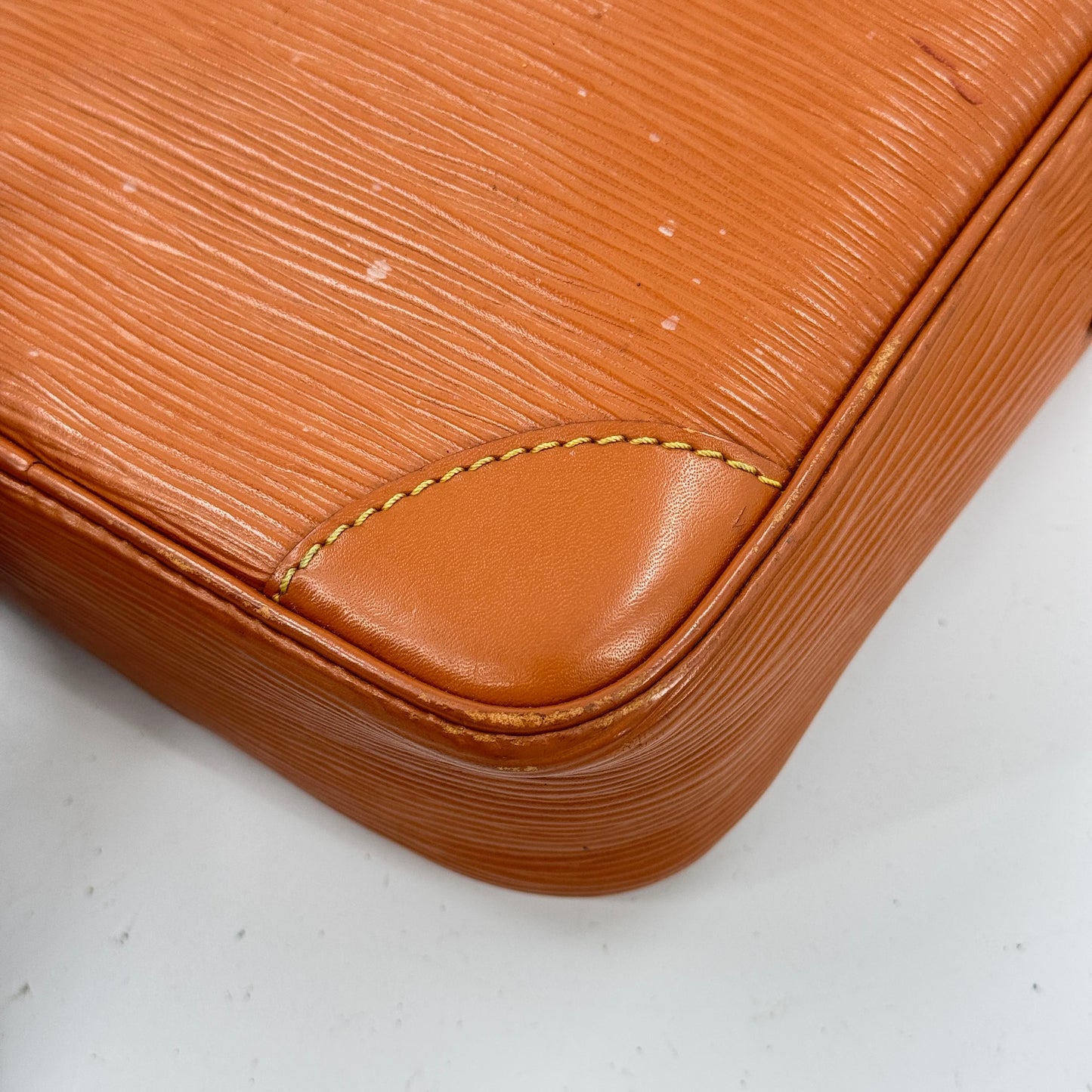 LOUIS VUITTON ダニューブPM エピレザー ジパン ゴールド ショルダーバッグ M52528