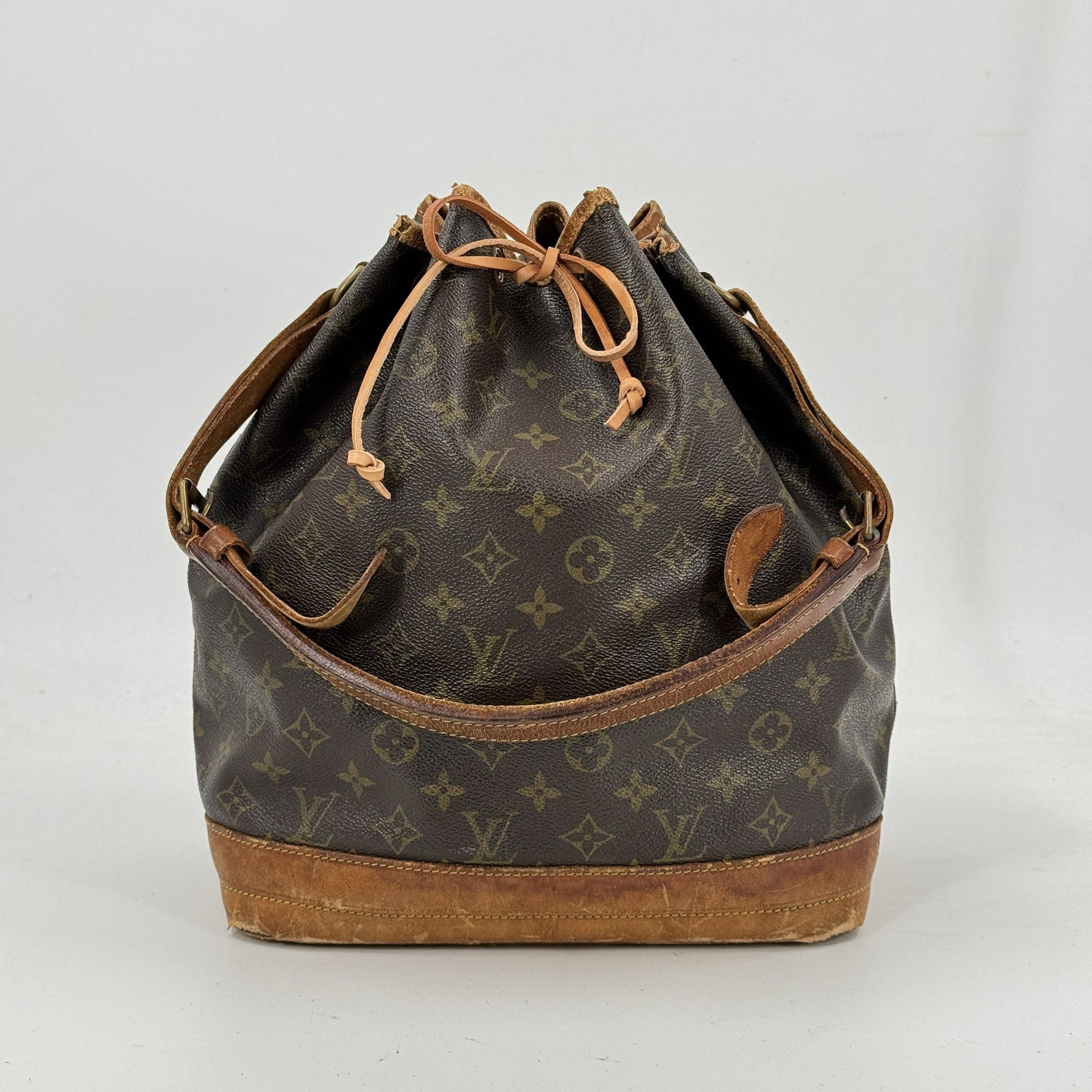 LOUIS VUITTON プチノエ モノグラムキャンバス 巾着 ショルダーバッグ M42226
