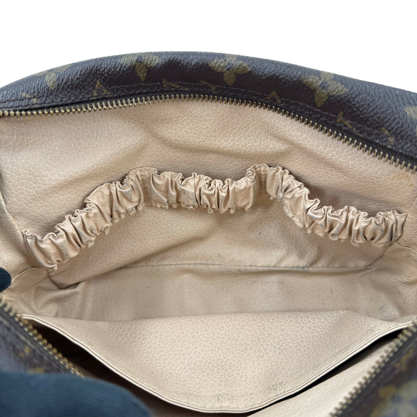 LOUIS VUITTON モノグラム トゥルース・トワレット 23 クラッチバッグ M47524
