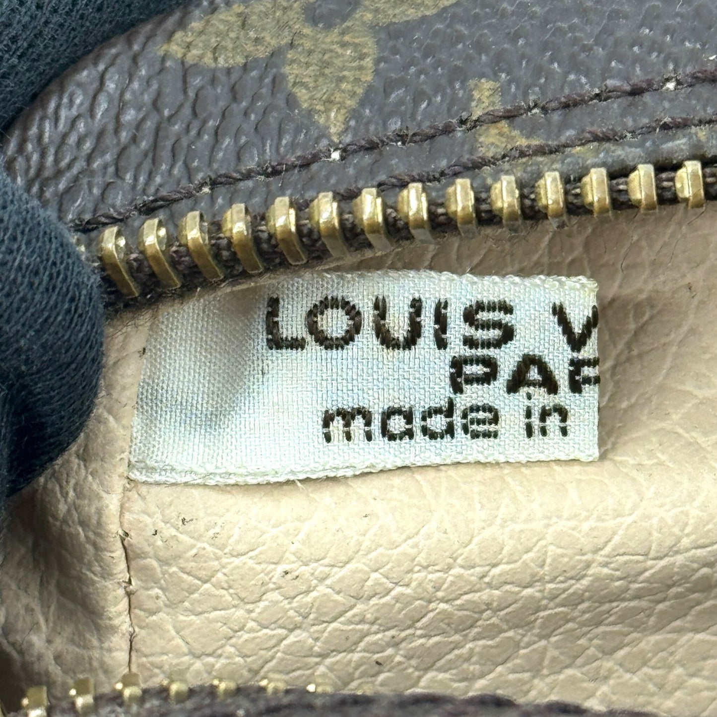 LOUIS VUITTON モノグラム トゥルース・トワレット 23 クラッチバッグ M47524