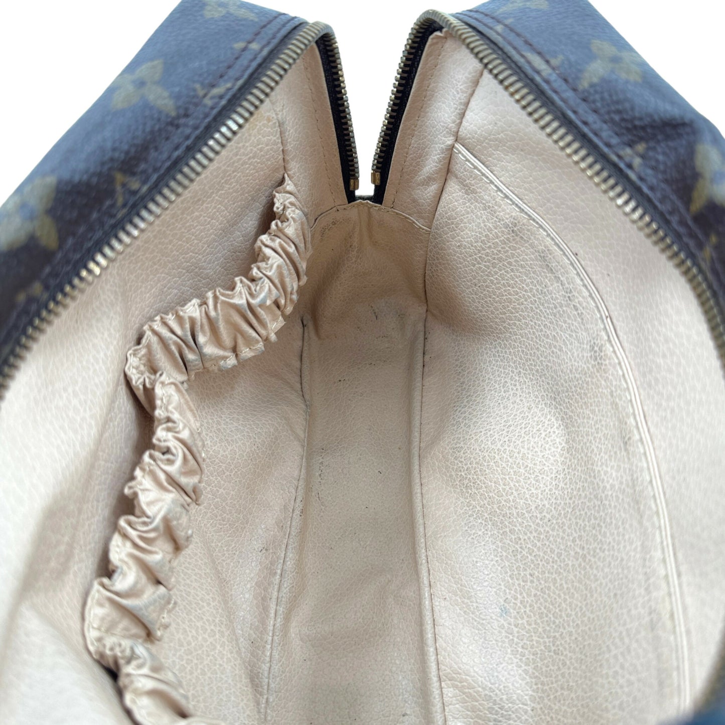 LOUIS VUITTON モノグラム トゥルース・トワレット 23 クラッチバッグ M47524