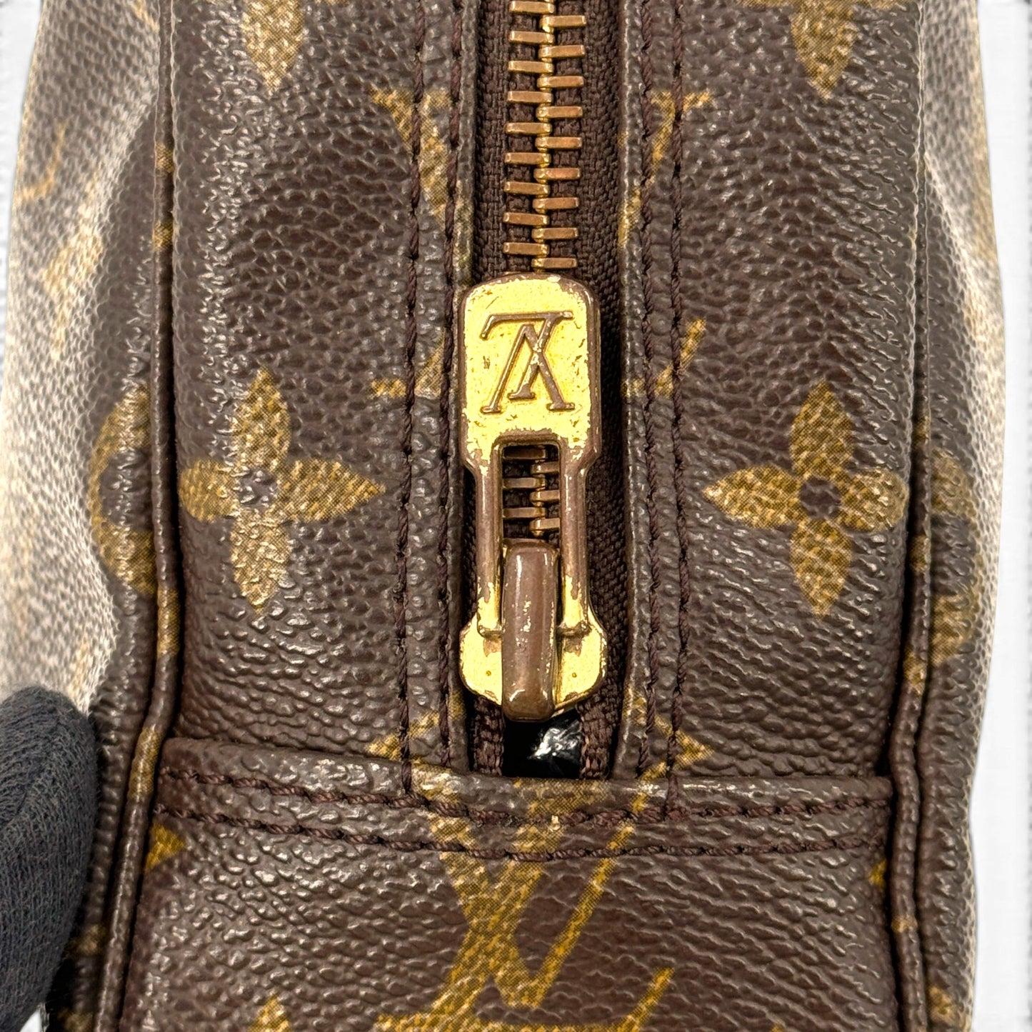 LOUIS VUITTON トゥルース・トワレット23 モノグラム ブラウン ポーチ M47524